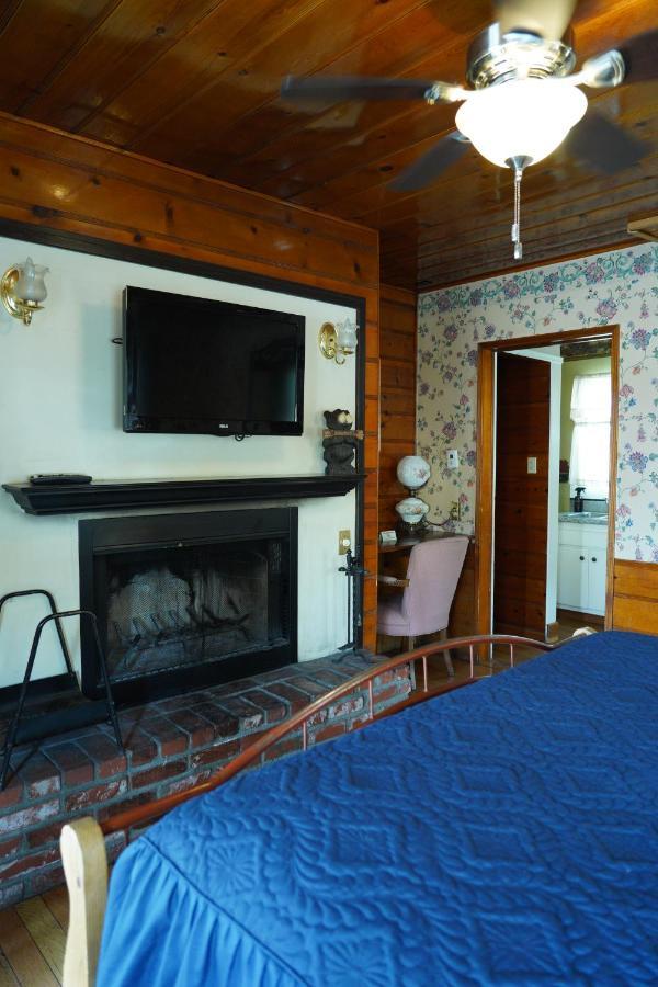 Hillcrest Suites & Cabins Биг Бэар Лейк Экстерьер фото