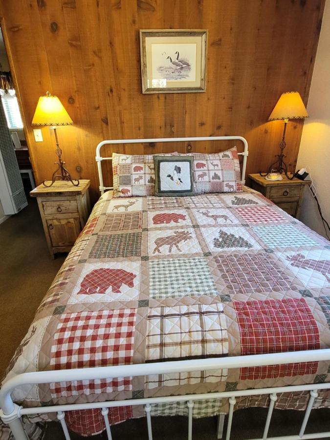 Hillcrest Suites & Cabins Биг Бэар Лейк Экстерьер фото