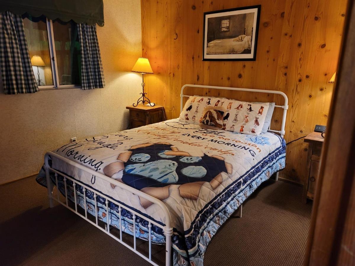 Hillcrest Suites & Cabins Биг Бэар Лейк Экстерьер фото