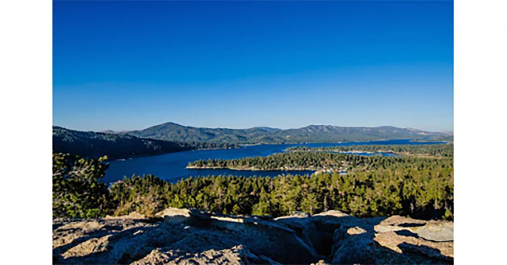 Hillcrest Suites & Cabins Биг Бэар Лейк Экстерьер фото