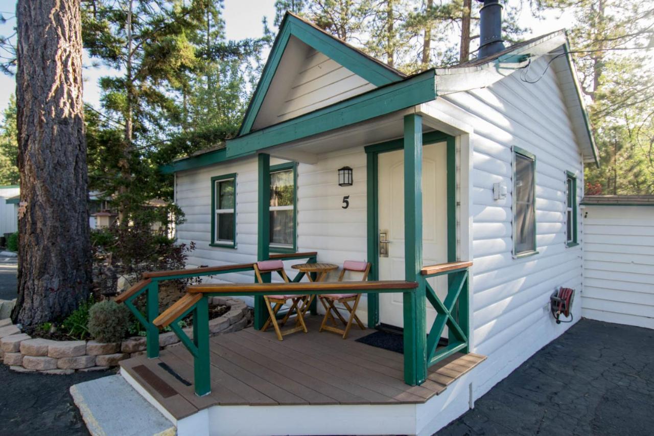 Hillcrest Suites & Cabins Биг Бэар Лейк Экстерьер фото