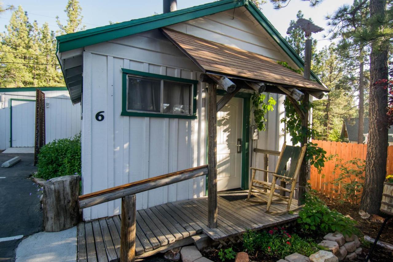 Hillcrest Suites & Cabins Биг Бэар Лейк Экстерьер фото
