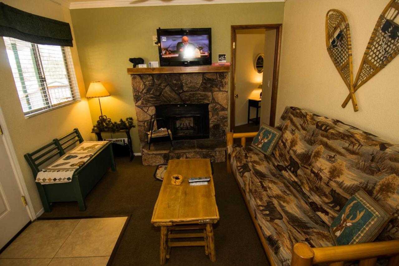Hillcrest Suites & Cabins Биг Бэар Лейк Экстерьер фото